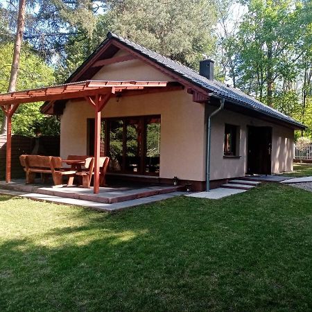 Urokliwy Domek Nad Brzegiem Jeziora Lubiatów Buitenkant foto