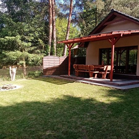 Urokliwy Domek Nad Brzegiem Jeziora Lubiatów Buitenkant foto
