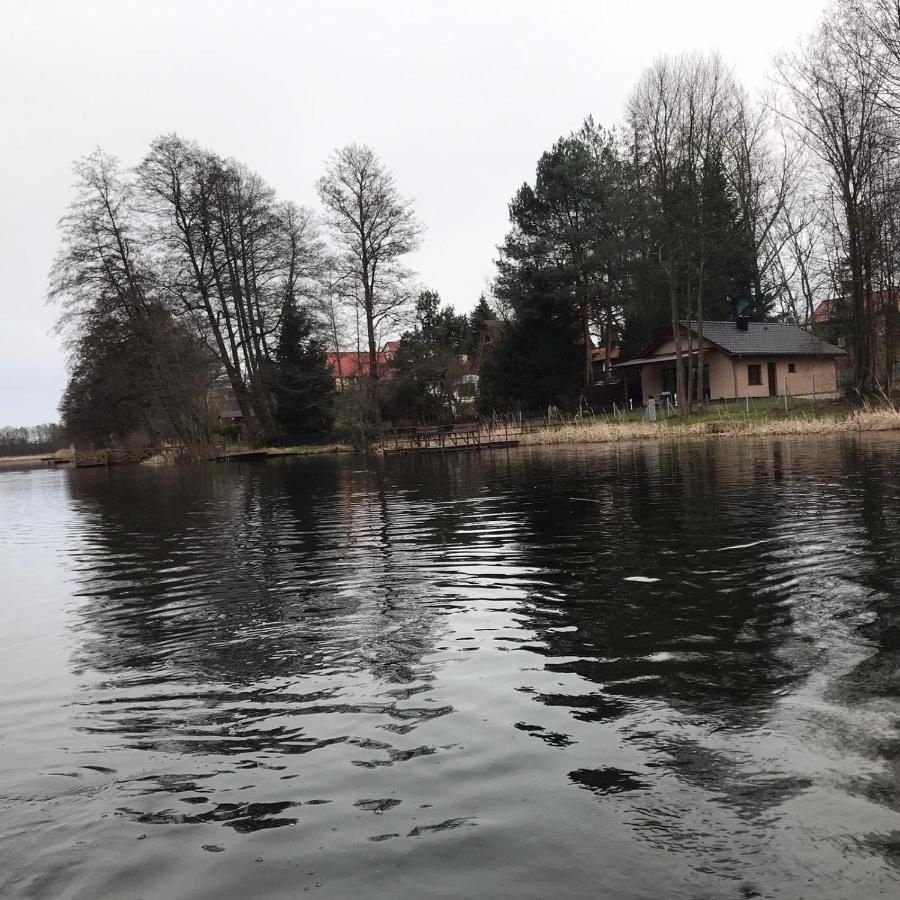 Urokliwy Domek Nad Brzegiem Jeziora Lubiatów Buitenkant foto