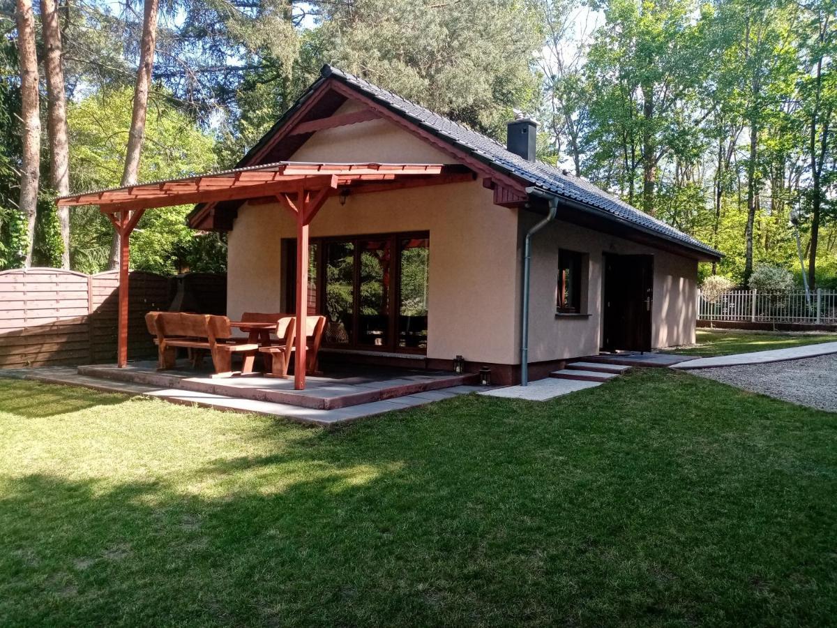 Urokliwy Domek Nad Brzegiem Jeziora Lubiatów Buitenkant foto