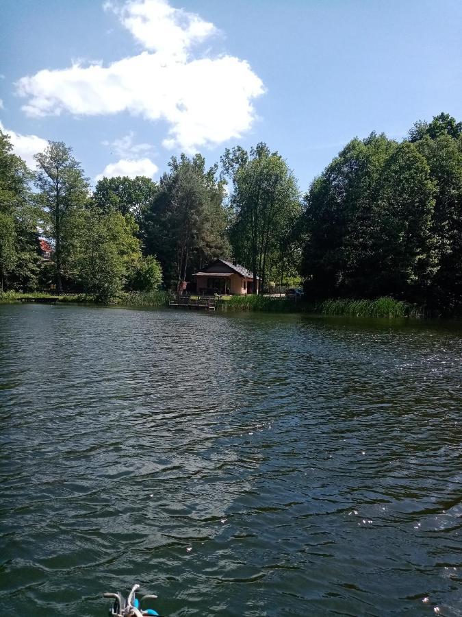 Urokliwy Domek Nad Brzegiem Jeziora Lubiatów Buitenkant foto