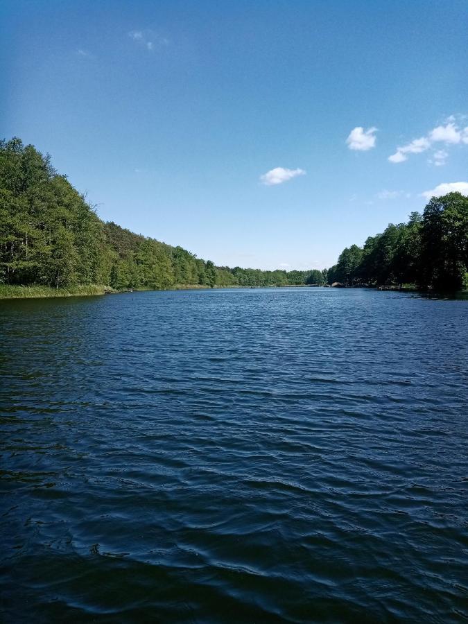 Urokliwy Domek Nad Brzegiem Jeziora Lubiatów Buitenkant foto
