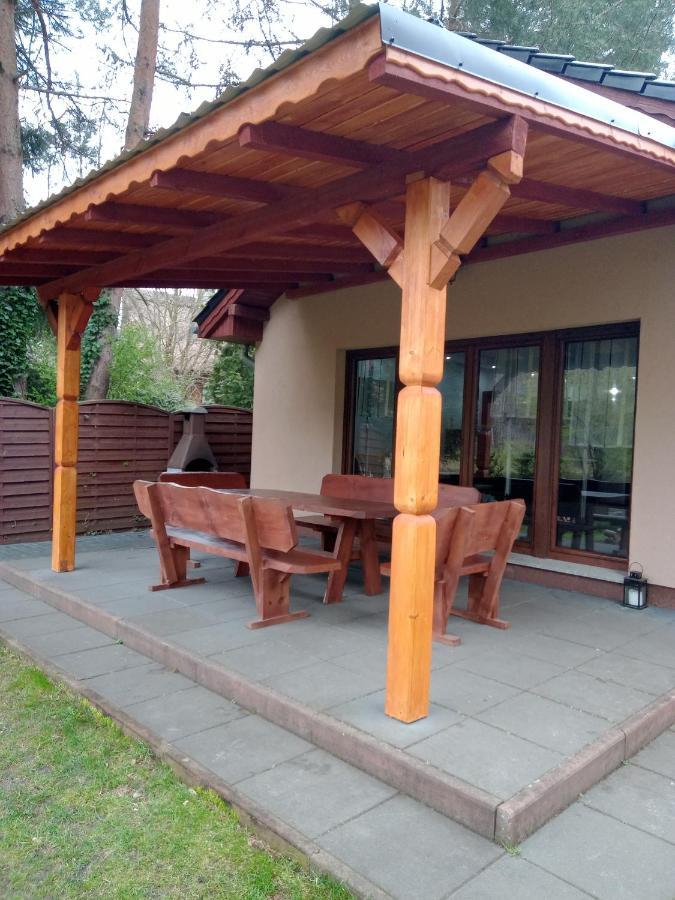 Urokliwy Domek Nad Brzegiem Jeziora Lubiatów Buitenkant foto